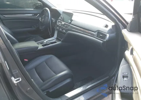 2018 Honda Accord Sport 2.0T from USA, damaged, VIN 1HGCV2F38JA016861